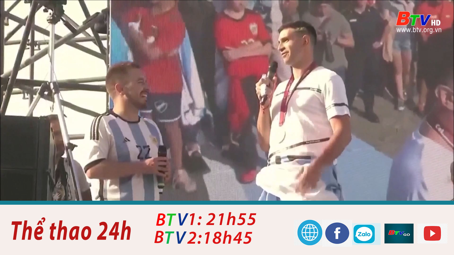 Người hâm mộ chào đón thủ môn Emiliano Martinez tại quê hương Mar Del Plata